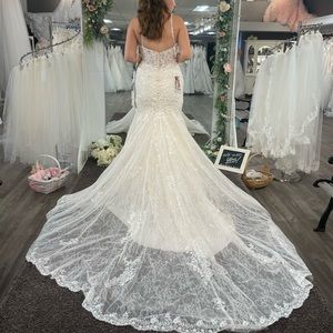 Wedding dress